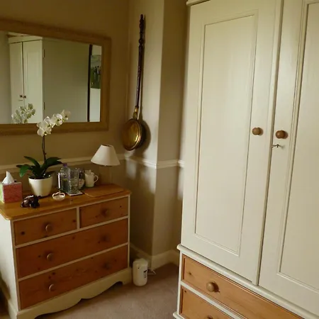 Hall Farm Bed & Breakfast 4*